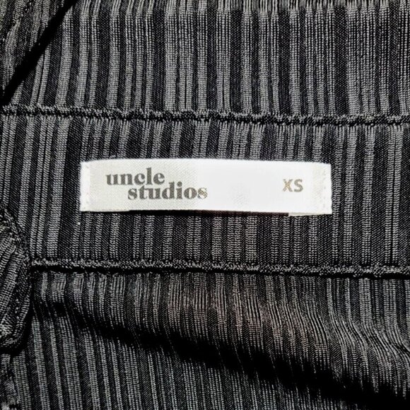 Uncle Studios Women's  Chic Stretchy Black Shirt With Bell Sleeves  Size XS NWT - Picture 5 of 8